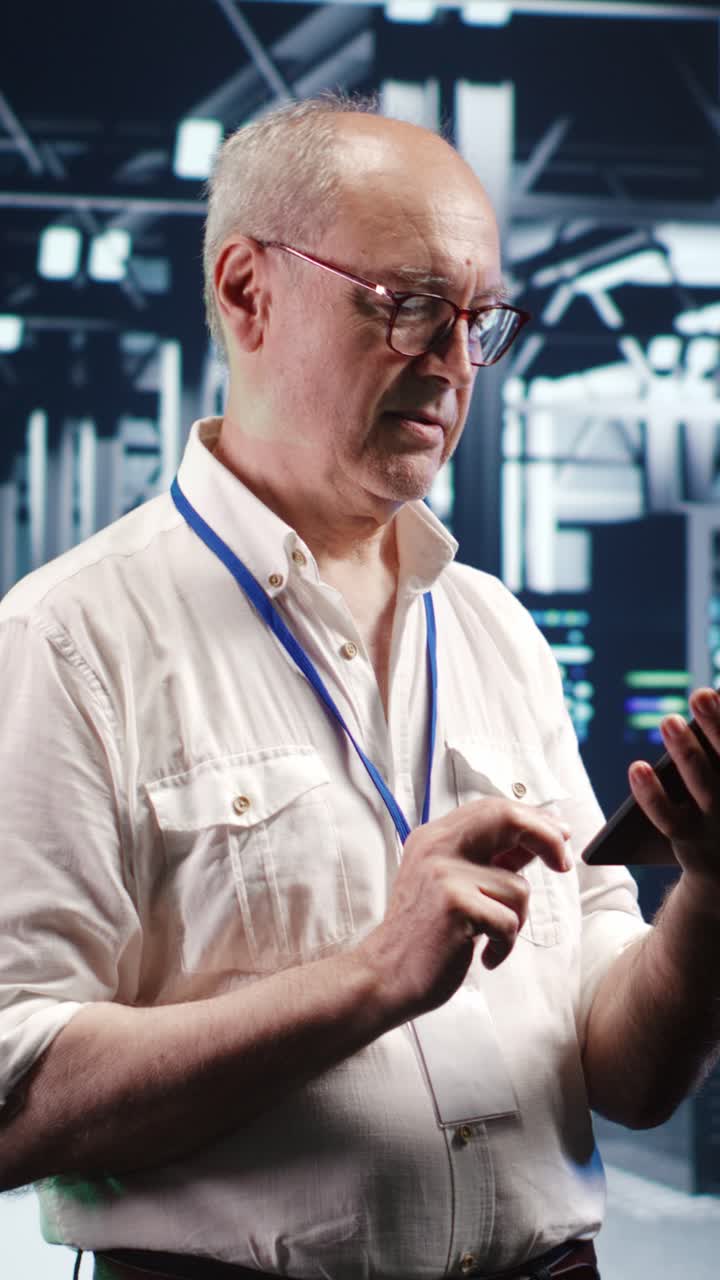 Vertical Employee does server hub management