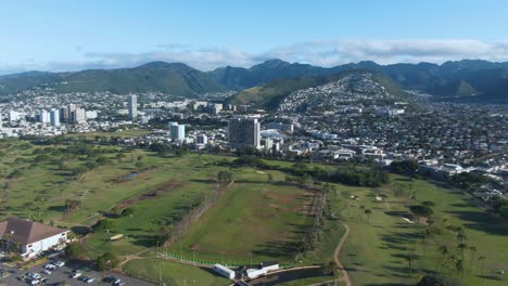 Vista-Aérea-Con-Drones-Del-área-De-Gestión-Pesquera-Del-Canal-Ala-Wai