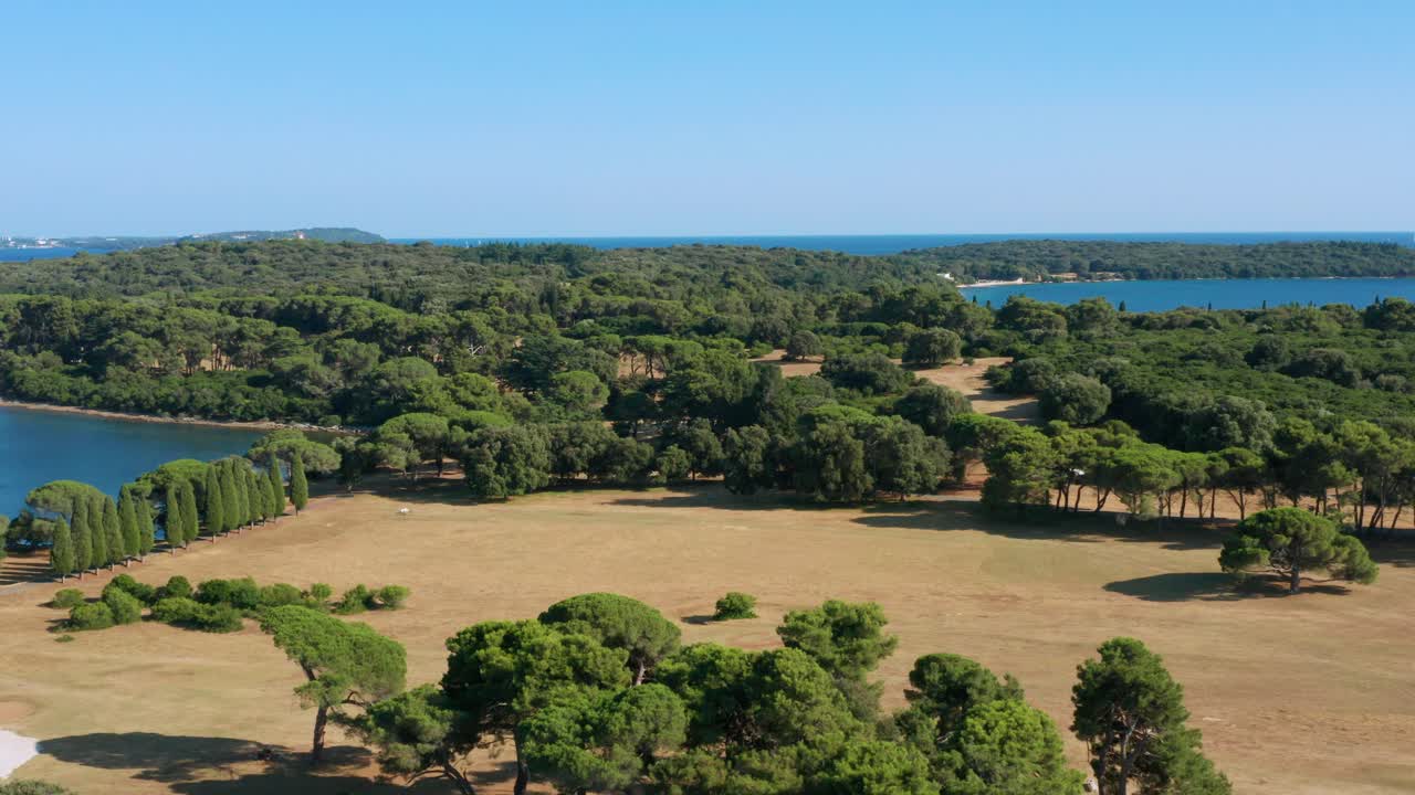 Paesaggio aereo del Parco Nazionale nelle isole di Brioni nel Mare Adriatico.