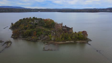 Abandoned-island-on-a-castle