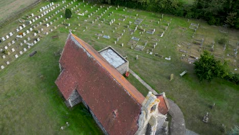 Blick-über-Die-Spitze-Der-Kirche-St