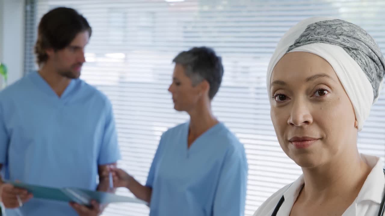 profesionales médicos en el trabajo