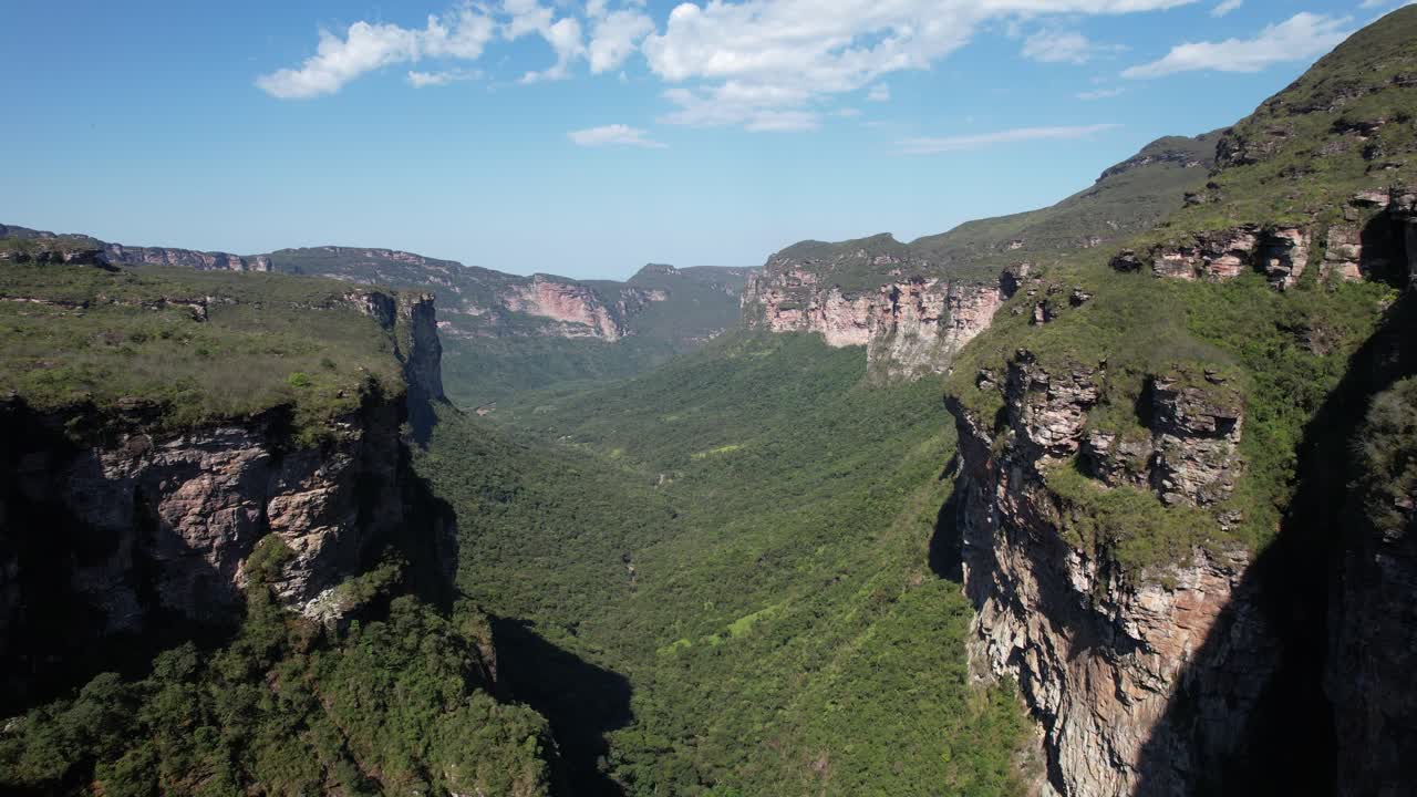 Drone view of the Cachoeir&atilde;o viewpoint in Vale do Pati, Chapada Diamantina, Bahia, Brazil