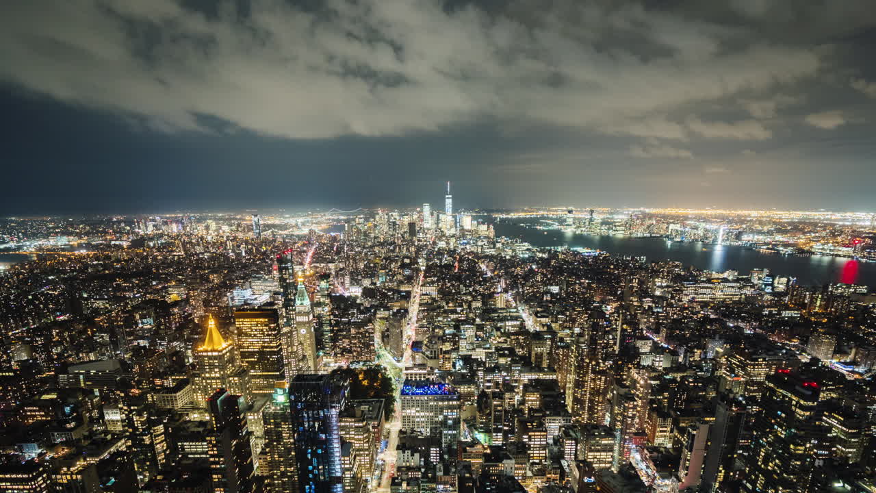 맨하탄 뉴욕 - 야간 비디오 공중 비디오 타임랩스 와이드 렌즈 4k 샷