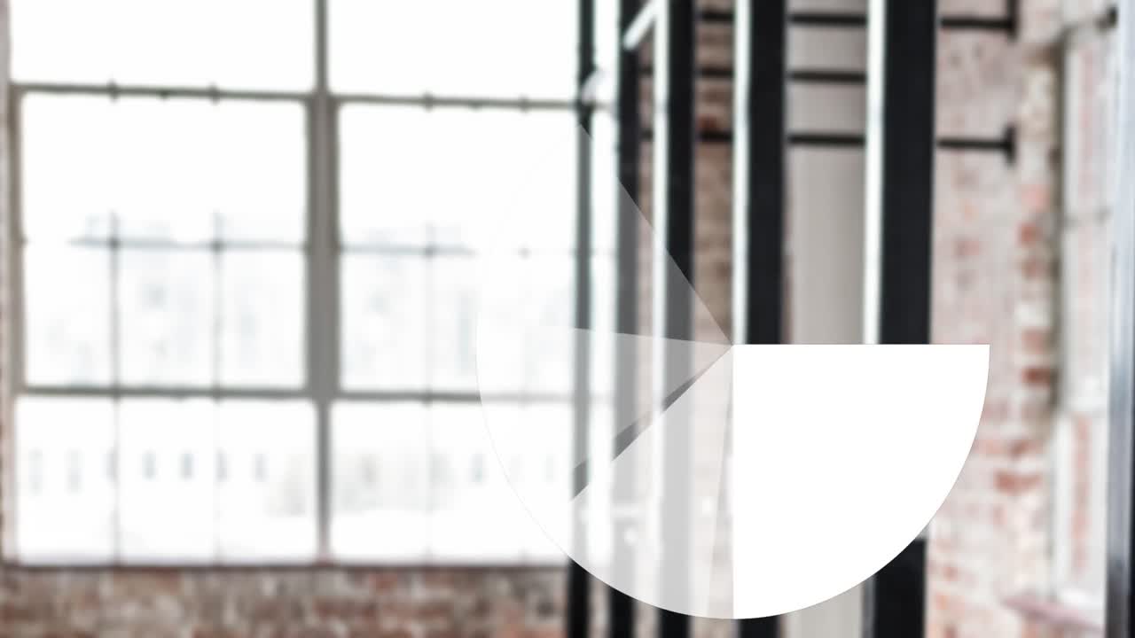 animación de las estadísticas del gráfico de pastel blanco girando sobre el gimnasio industrial