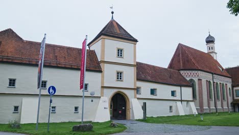 Wide-angle-front-view,-Blutenburg-castle-building,-Munich-city,-Germany