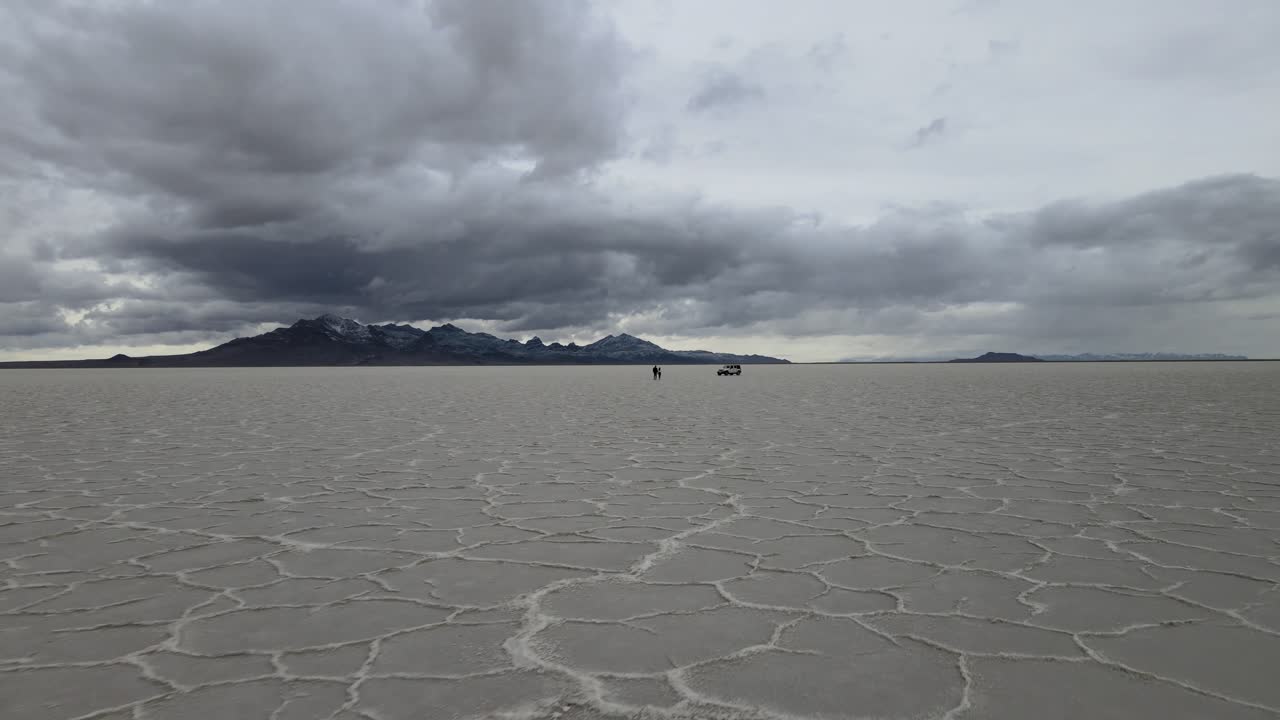 Adventuring in the Utah Salt Flats. (4K UHD) Bonneville Salt Flats, Utah