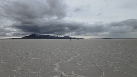 adventuring in the utah salt flats. (4k uhd) bonneville salt flats, utah
