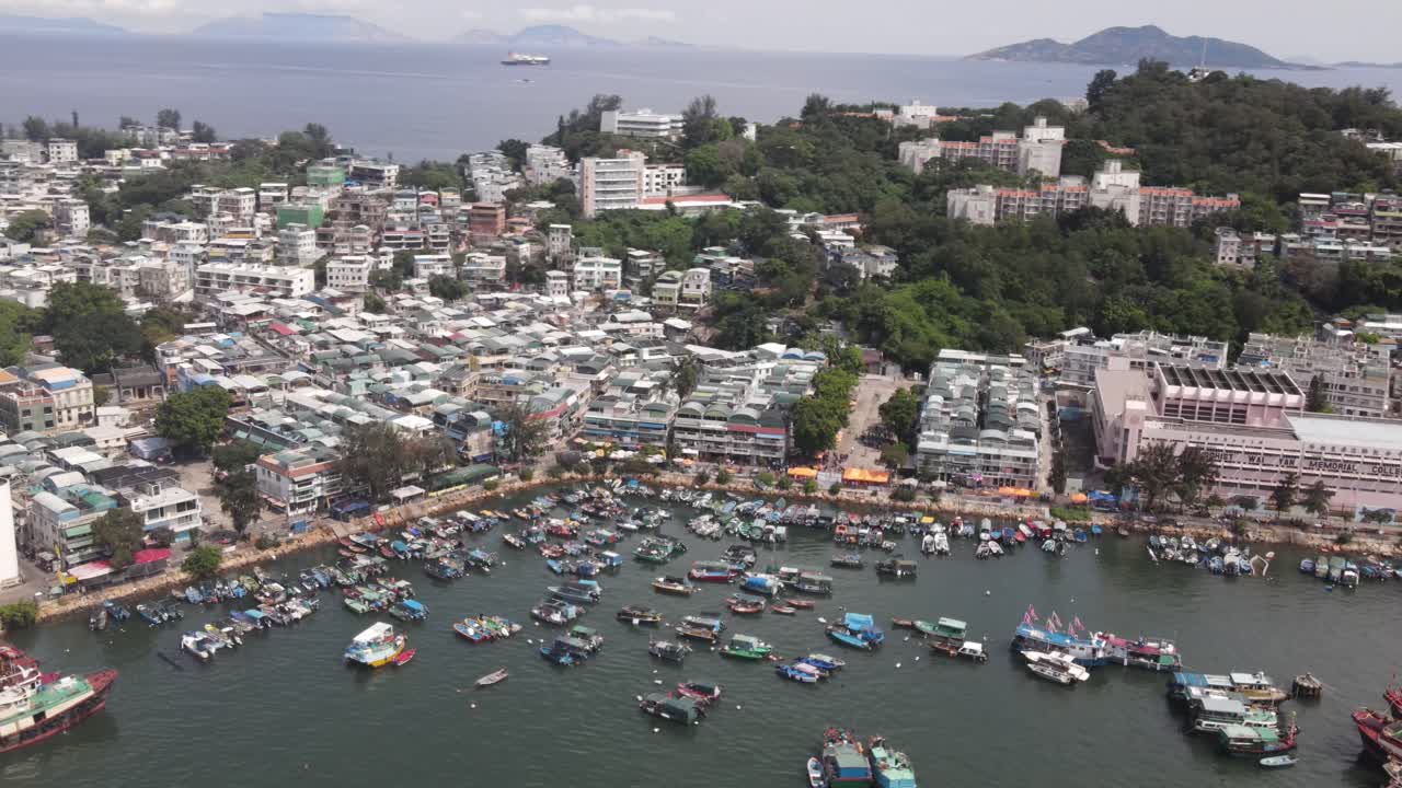 vista aérea de la marina en la isla de cheung chao en la ciudad de hong kong