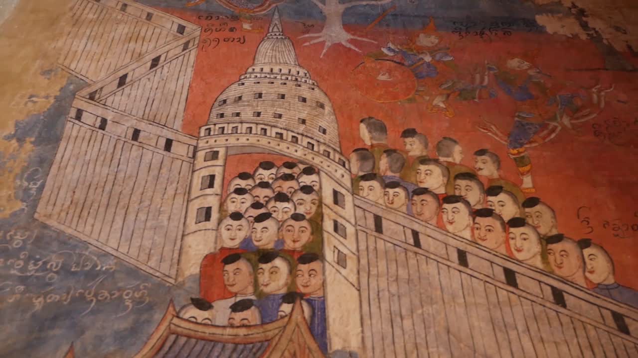 태국 난성의 랜드마크 사원인 왓 푸민의 역사적이고 종교적인 벽화