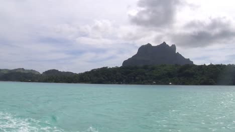 mount otemanu in bora bora, french polynesia.