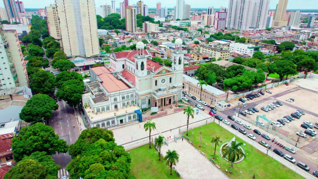 Urban transportation, COP30 host city, Pagoda buildings, green Belem