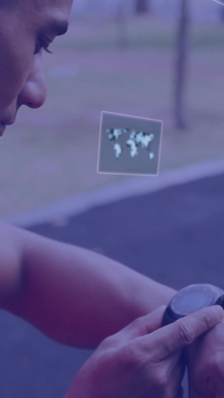 Animazione di schermi digitali con dati su un uomo che usa uno smartwatch
