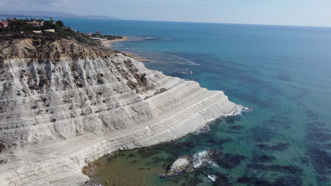 아그리젠토의 터키 계단과 하얀 절벽의 수평 팬