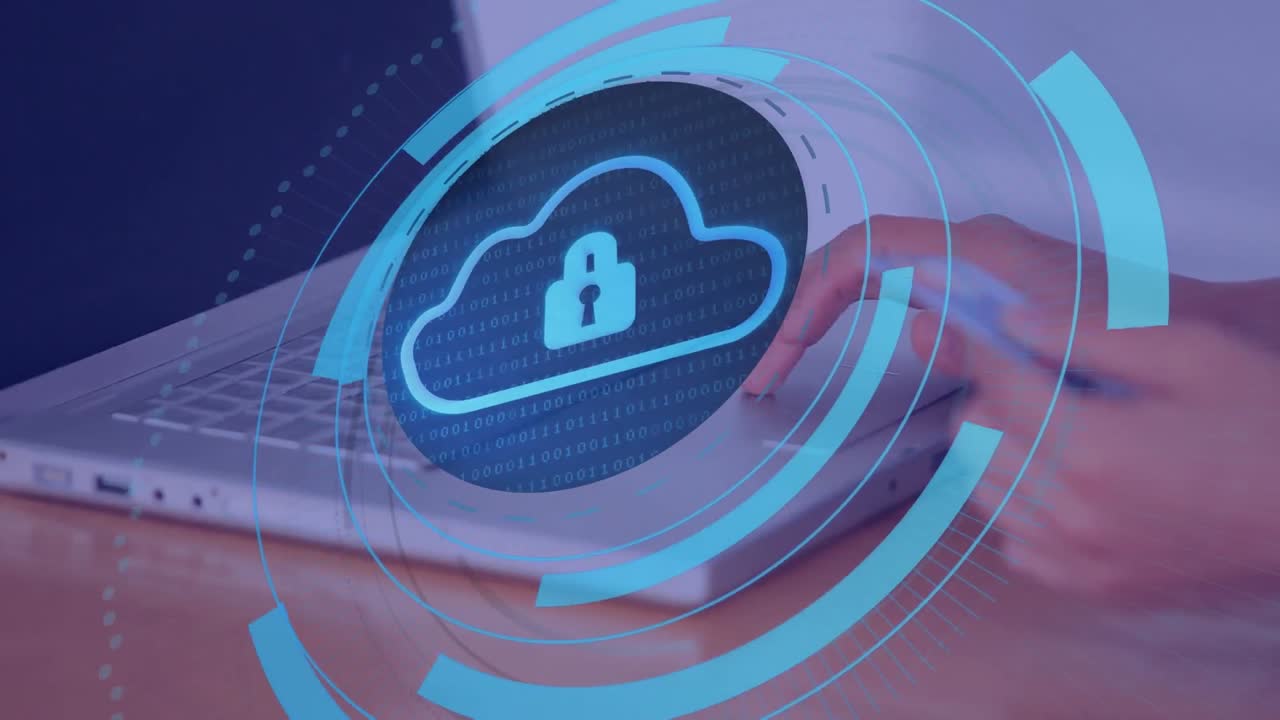 animación de nubes digitales con candado sobre las manos de una mujer caucásica con tarjeta y portátil.