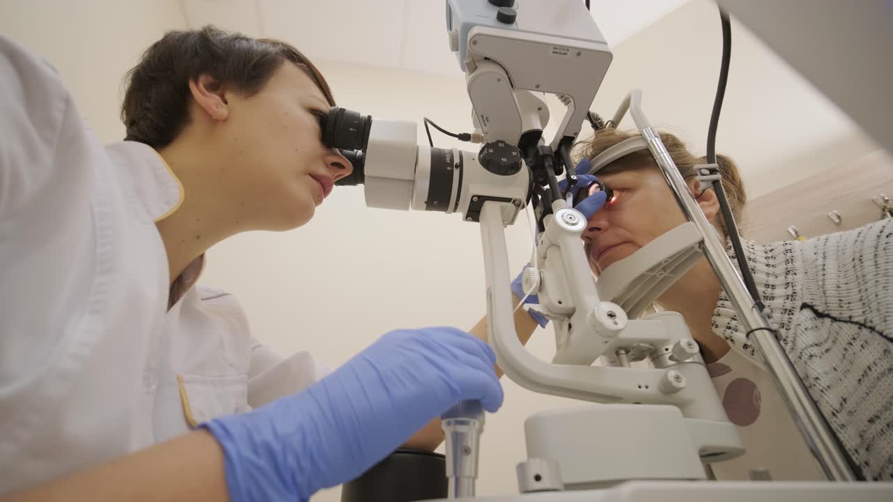 Selective Laser Trabeculoplasty.  General diagnosis of eye diseases. Ophthalmology gonioscopy lens