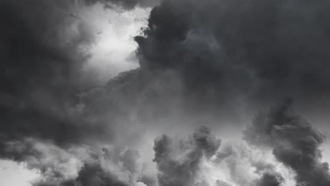 Streaks-of-lightning-at-dark-sky