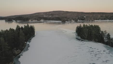 Eiszunge-Am-Moosehead-Lake