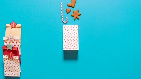 Christmas-advent-calendar-stop-motion.-24-gift-bags-with-cookies-and-candy-canes