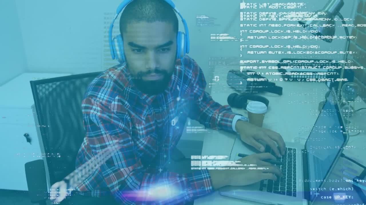 animazione dell'elaborazione dei dati su un uomo d'affari che utilizza un portatile