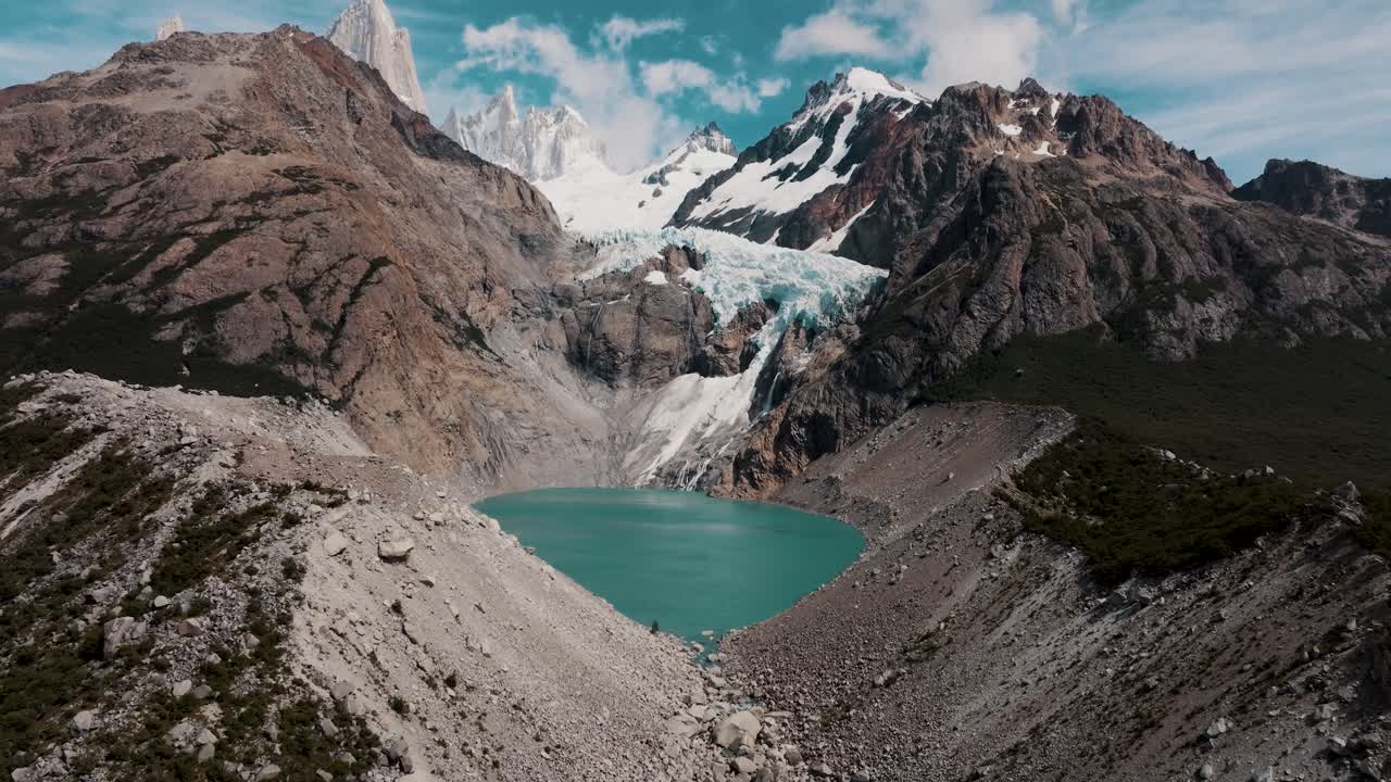 Veduta aerea del Fitz Roy, escursione alla Laguna de los Tres in Patagonia, Argentina.