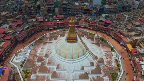 Majestätische-Halbkugelförmige-Architektur-Des-Buddha-Stupas-In-Kathmandu,-Nepal