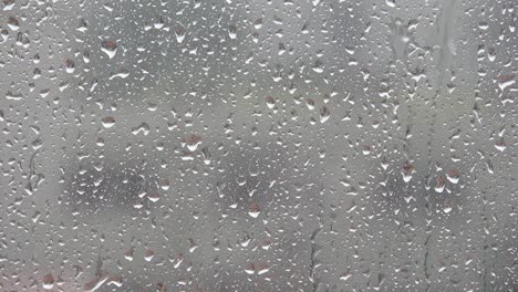clima lluvioso fuera de la ventana