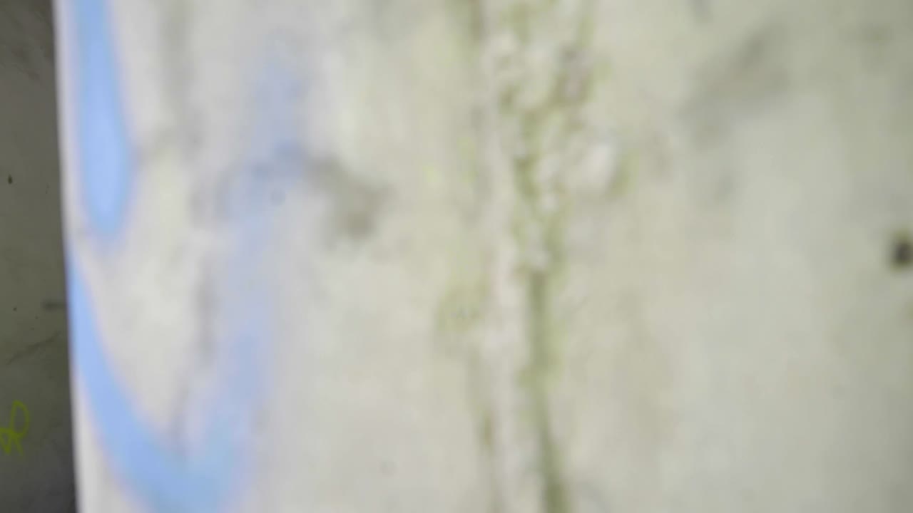 버려진 건물의 계단