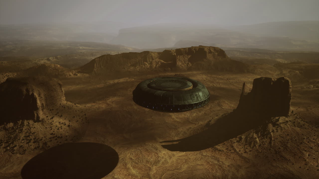 Penampakan UFO misterius di atas lanskap gurun selama senja