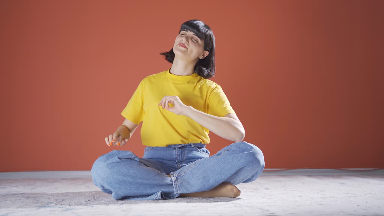 피곤하고 졸리는 여자.