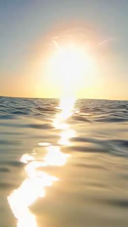 luz solar bajo el agua