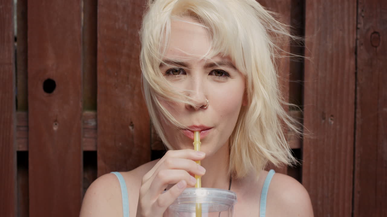 인생은 당신을 위해 살아갈 때 아름답습니다.