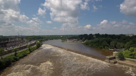 Dies-Ist-Eine-Aufnahme-Des-Schuykill-River-In-Philadelphia