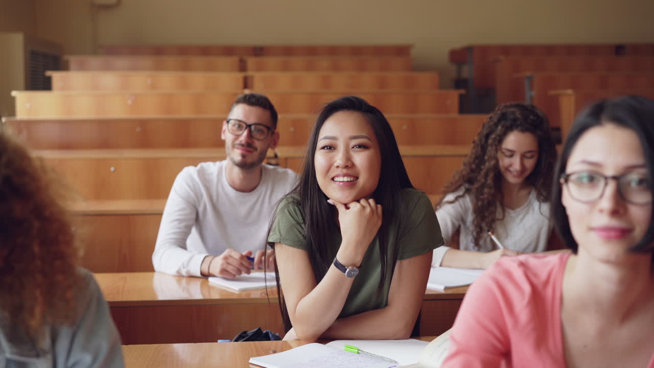 estudiantes en un aula