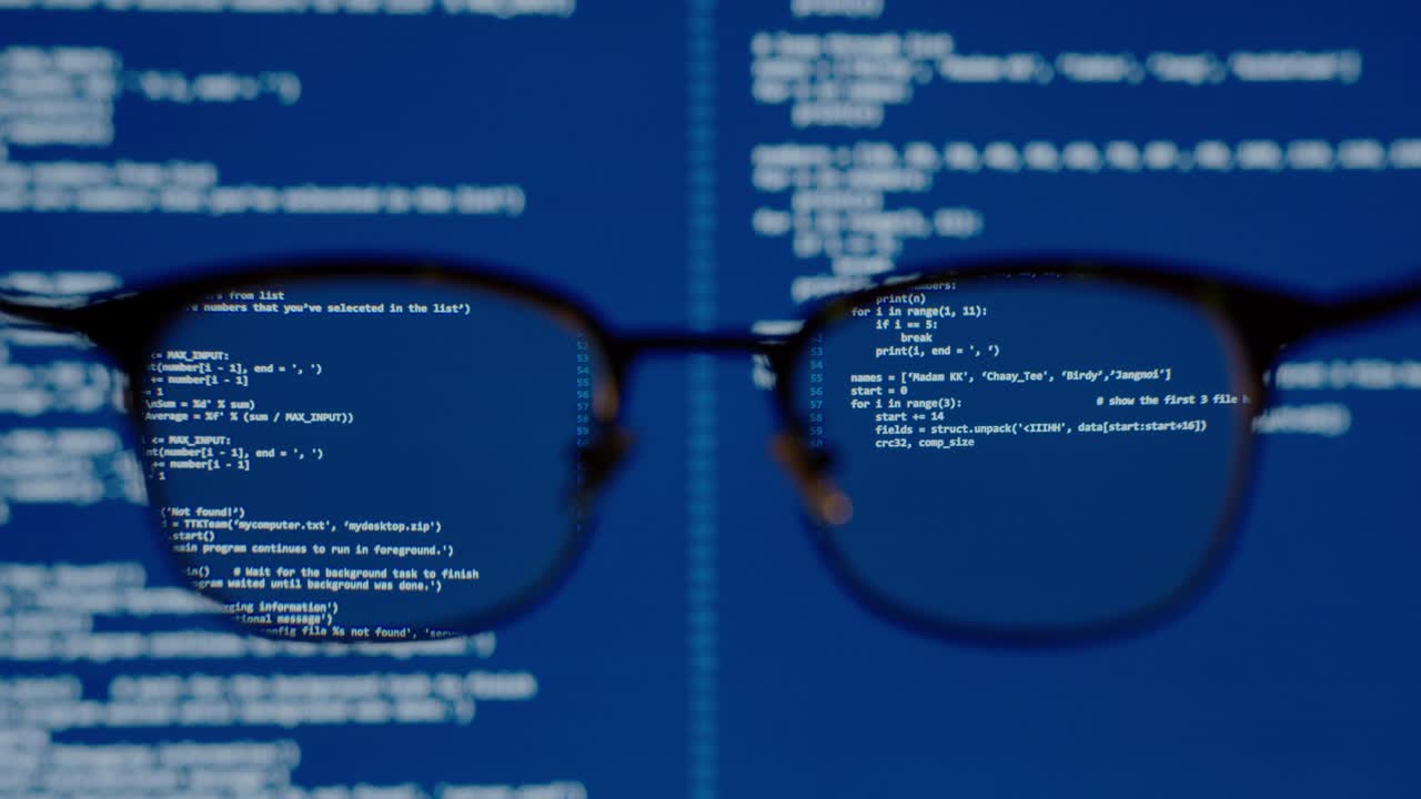 codificación en pantalla azul sistema informático a través de gafas de ojos visión de visión en científico de datos programación ai para operación de aprendizaje automático, modelado análisis predictivo, ingeniería de datos concepto de habilidad it