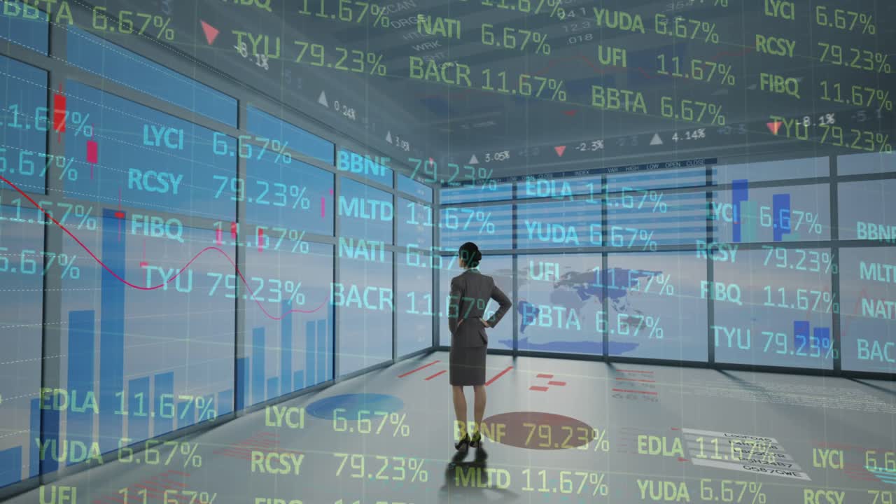 Animación del procesamiento de datos financieros sobre una mujer de negocios