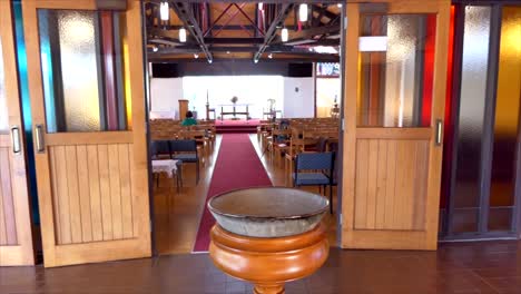 toma de capilla religiosa cristiana o católica y altar para los fieles