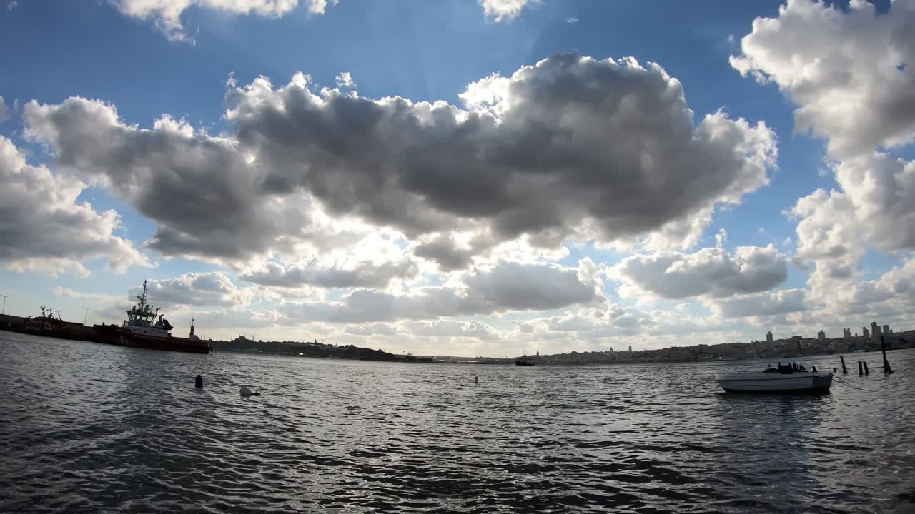 이스탄불에서 해가 지는 것을 보는 것, 바다, 구름과 빛, 타임 스