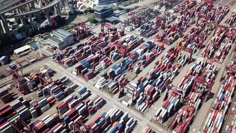 vista aérea de la terminal de contenedores en hong kong