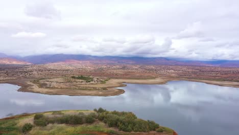 Valle-De-Agadir,-Marruecos,-A-Través-De-Impresionantes-Imágenes-De-Drones-De-Viajes,-Que-Muestran-La-Vibrante-Cultura-De-La-Ciudad,-La-Impresionante-Costa