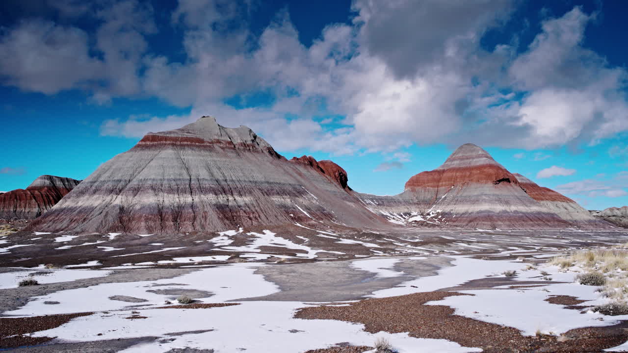 A pan across painted desert in Arizona