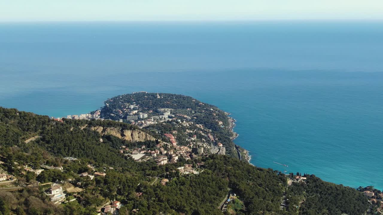 멀리 보이는 바다