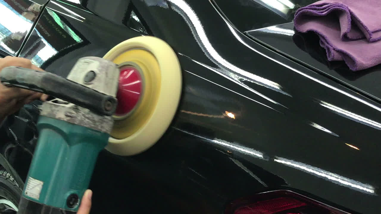 cera para pulir a mano en el coche