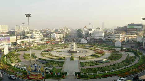 rising over wongwian yai roundabout