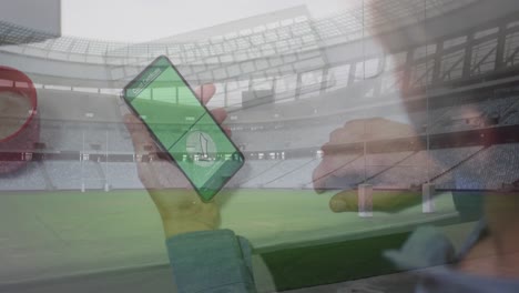 animación de un hombre con un teléfono inteligente con un pasaporte de vacunación contra la covid-19 sobre el estadio