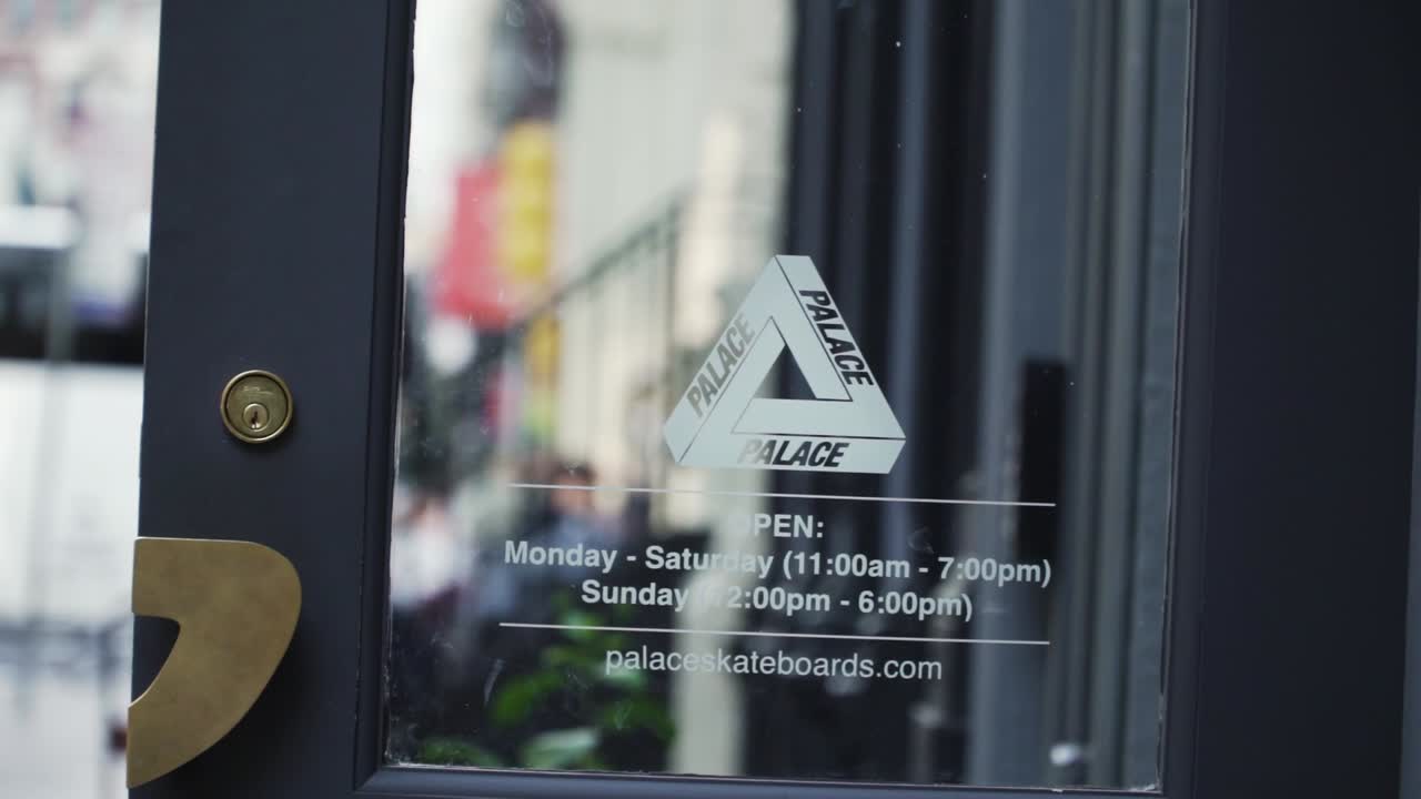 Editorial Streetwear Sign in New York City