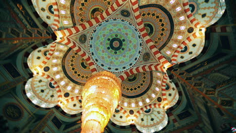 The-roof-of-the-mosque-is-decorated-with-beautiful-chandeliers