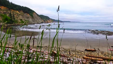 Coastal-line-on-a-cloudy-day