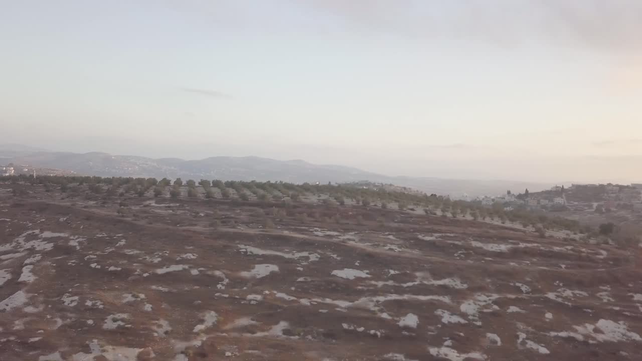 パレスチナのアラバの不毛の丘の上空からの眺め