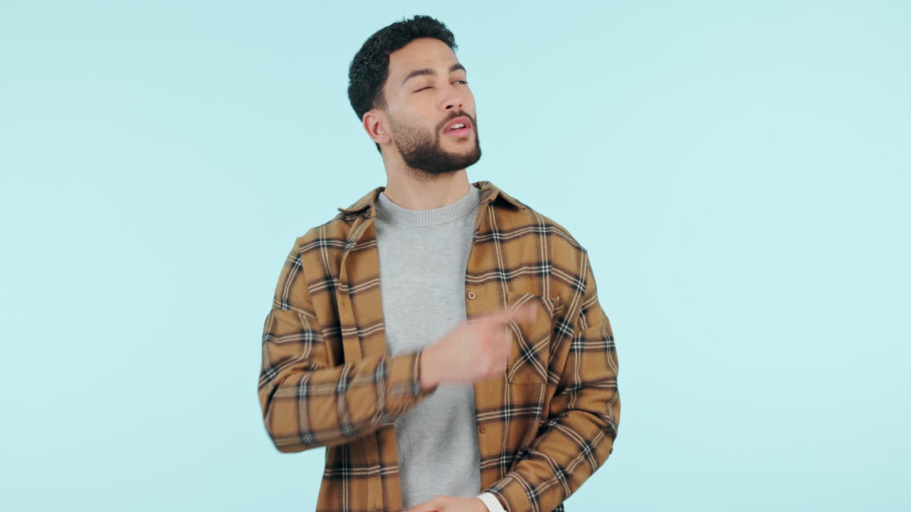 마케팅을 위해 스튜디오에서 사람, 모 및 포인팅